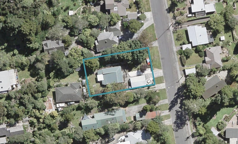 30 Jocelyn Crescent, Pinehaven, Upper Hutt - Carousel 1