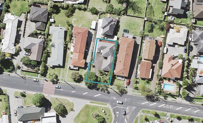 615 Beach Road, Rothesay Bay, Auckland - Carousel 1