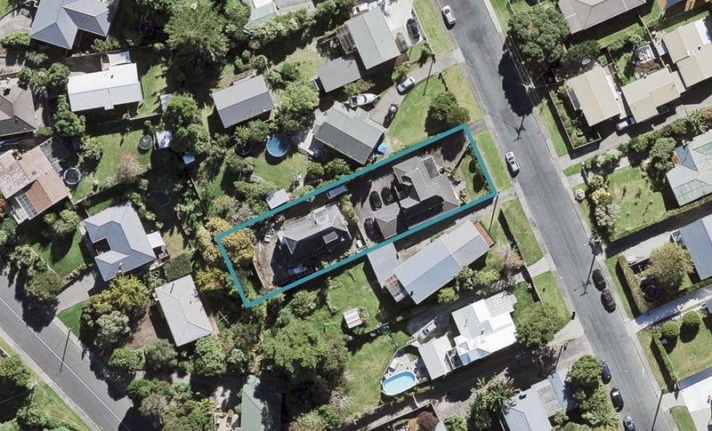 2/9 Drome View Place, Beach Haven, Auckland - Carousel 1