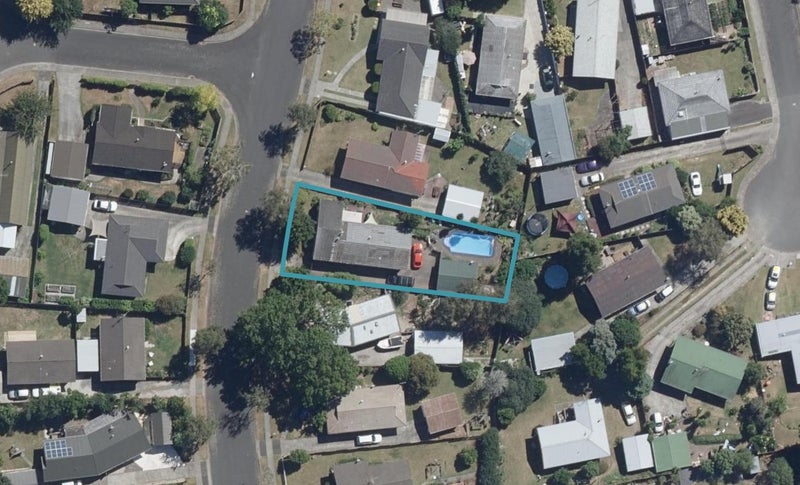 16 Manuka Street, Pukete, Hamilton - Carousel 1
