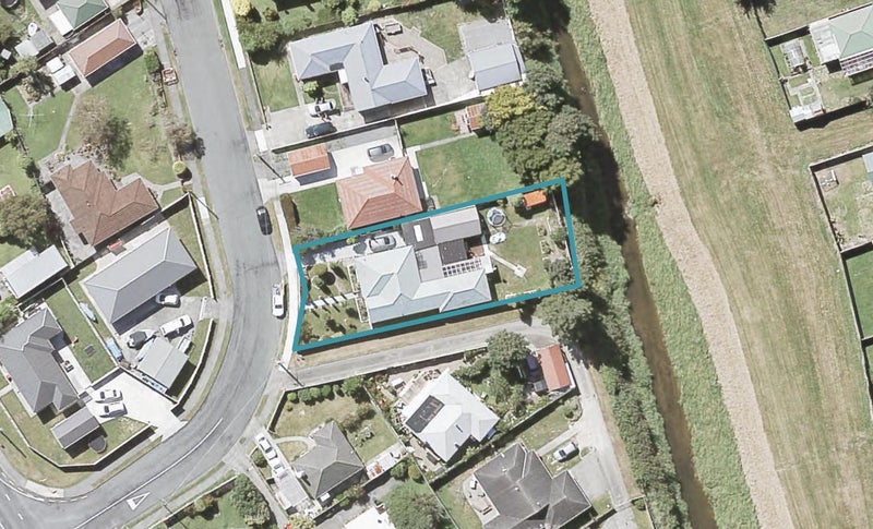8 Hyde Street, Wainuiomata, Lower Hutt - Carousel 1