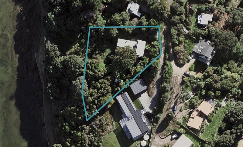 76 Burrell Road, Oneroa, Waiheke Island - Carousel 1
