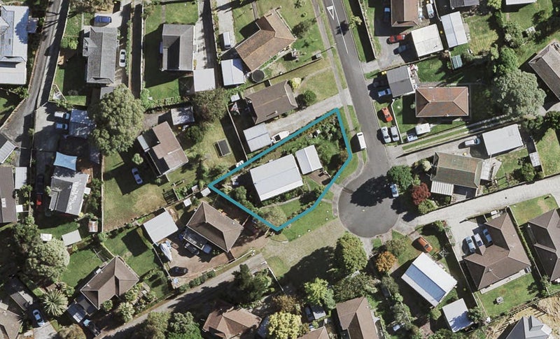 5 Cade Place, Weymouth, Auckland - Carousel 1