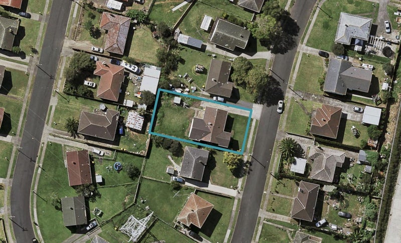 24 Featherston Crescent, Otara, Auckland - Carousel 1