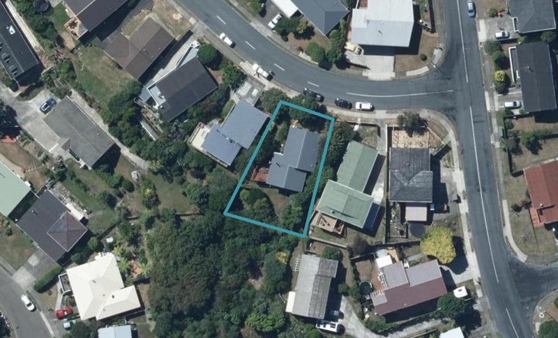 29 Brora Crescent, Papakowhai, Porirua - Carousel 1