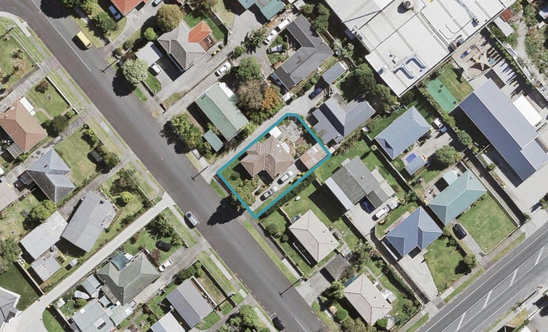 7 Garelja Road, Henderson, Auckland - Carousel 1