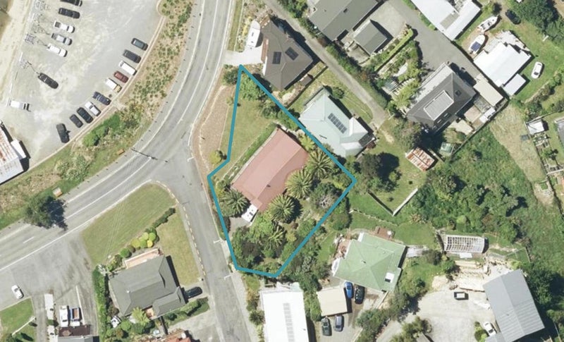 1 Finlay Grove, Waikawa, Picton - Carousel 1
