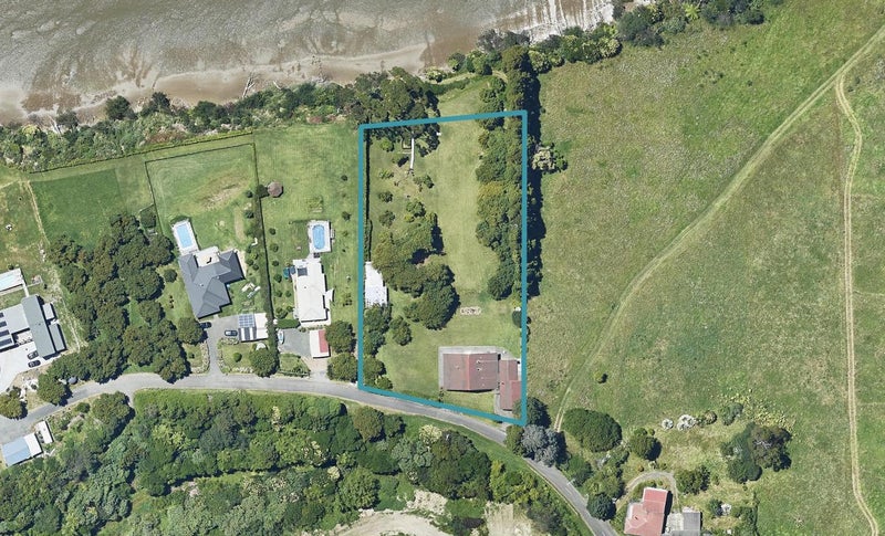 200 Ranginui Road, Welcome Bay, Tauranga - Carousel 1