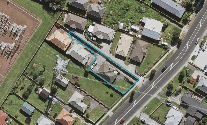 305 Massey Road, Māngere East, Auckland - Carousel 1