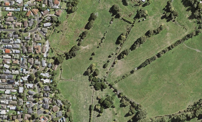 133 Otuwairoa Esplanade, Ōpaheke, Papakura - Carousel 1