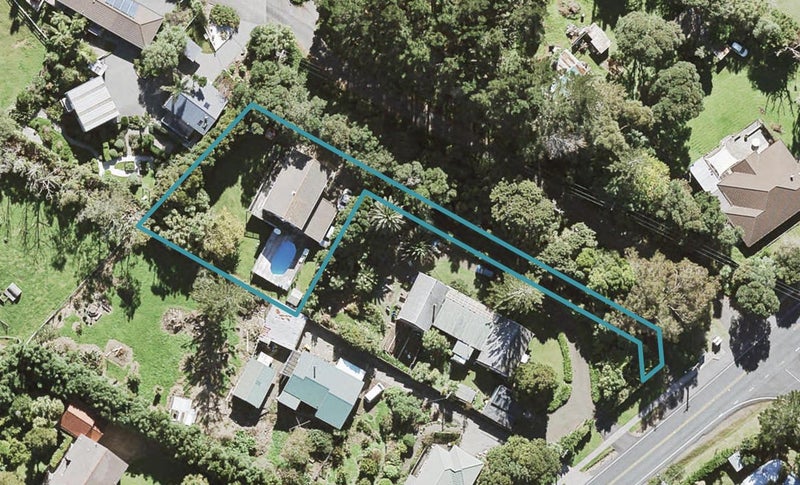 1117 Scenic Drive North, Swanson, Auckland - Carousel 1
