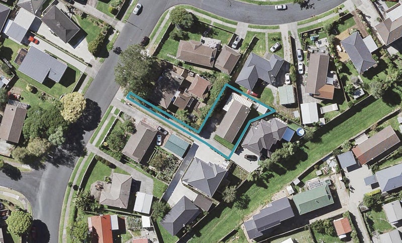 13 Fiesta Drive, Half Moon Bay, Auckland - Carousel 1