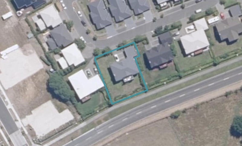 14 Chateau Crescent, Rangatira Park, Taupo - Carousel 1