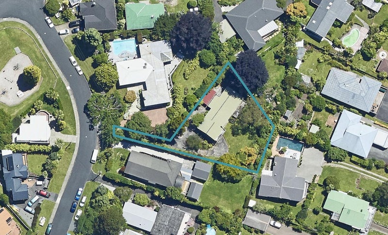 25 Grand Vue Road, Kawaha Point, Rotorua - Carousel 1