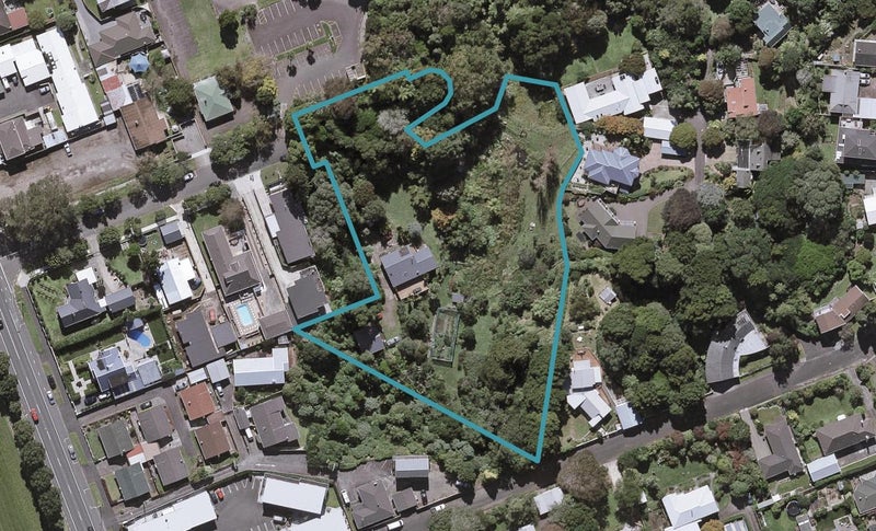 12 Cracroft Street, Welbourn, New Plymouth - Carousel 1