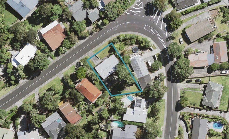 74 Daffodil Street, Titirangi, Auckland - Carousel 1