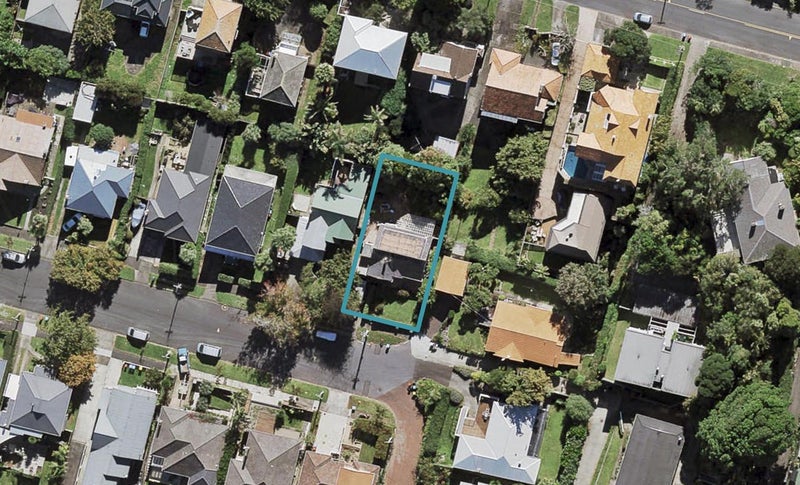 24 Rewa Road, Three Kings, Auckland - Carousel 1