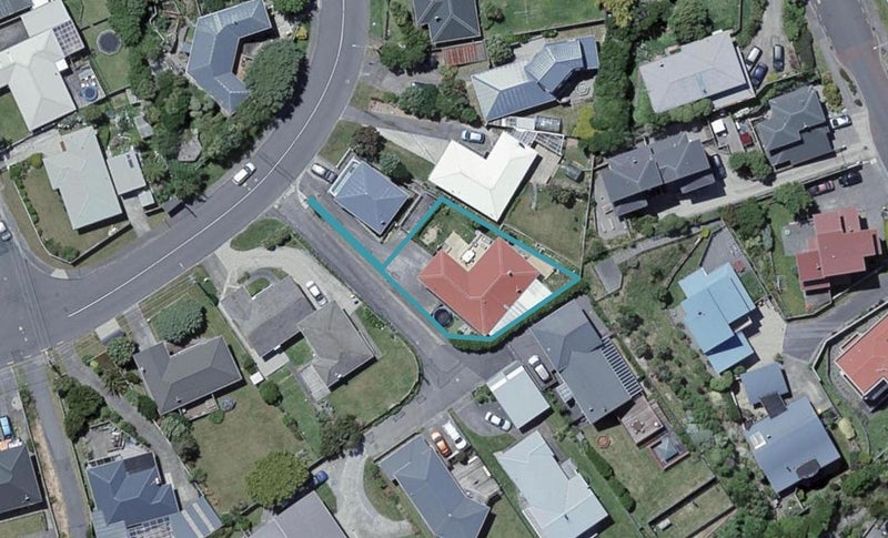 36 Kenmore Street, Newlands, Wellington - Carousel 1