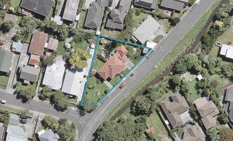 1/337 Riverside Drive, Fairfield, Lower Hutt - Carousel 1
