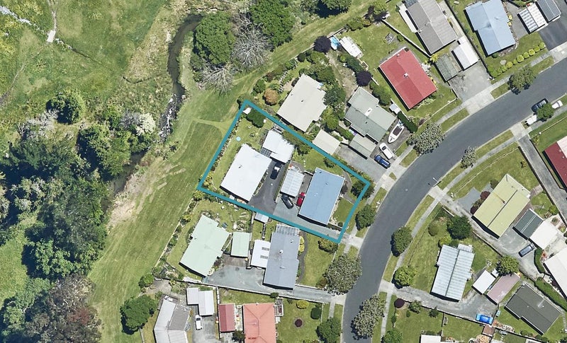 41 Aquarius Drive, Kawaha Point, Rotorua - Carousel 1