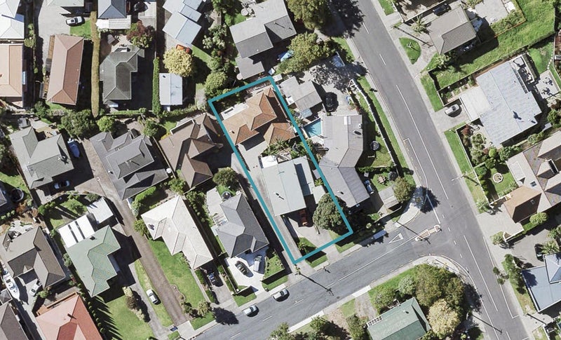 1/3 Waller Avenue, Bucklands Beach, Auckland - Carousel 1