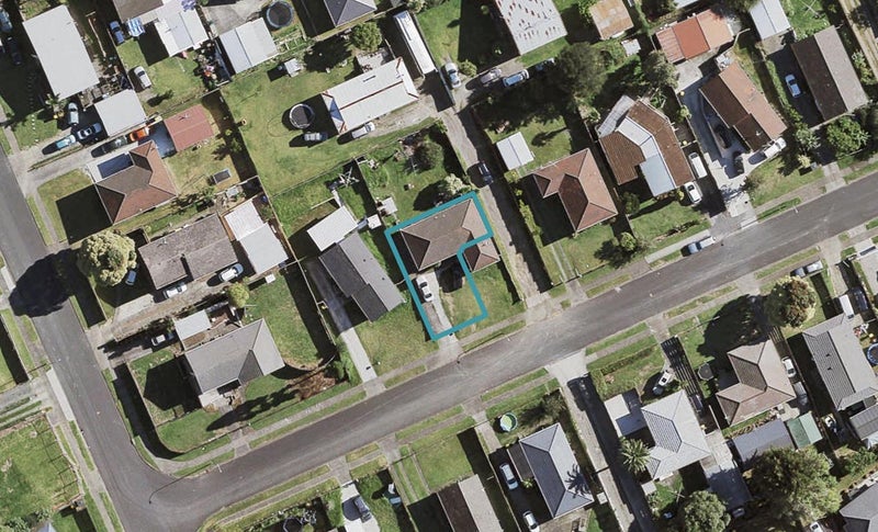 6A Gambare Place, Wattle Downs, Auckland - Carousel 1