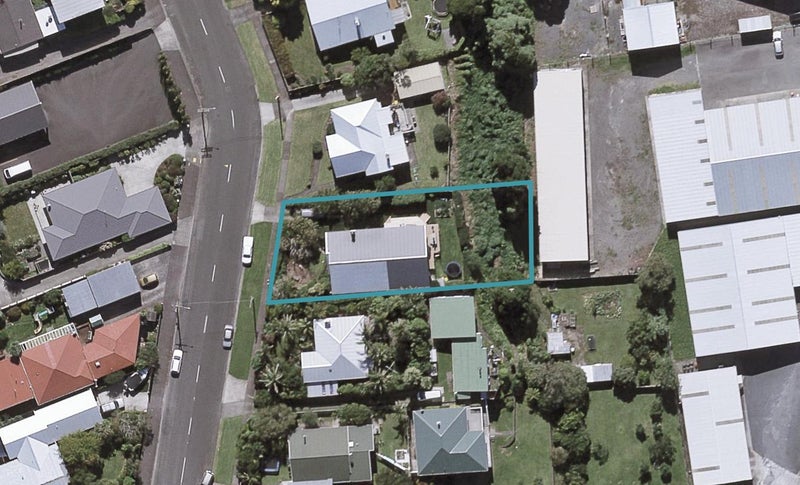 63 Paynters Avenue, Strandon, New Plymouth - Carousel 1