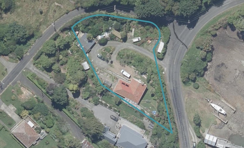 27 Macandrew Road, Careys Bay, Port Chalmers - Carousel 1