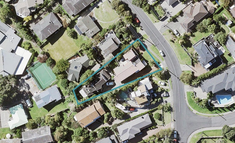 2/28 Gulf View Road, Murrays Bay, Auckland - Carousel 1