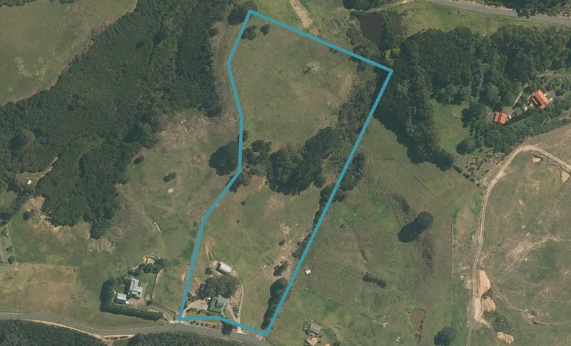 127 Hillcrest Road, Hatfields Beach, Orewa - Carousel 1