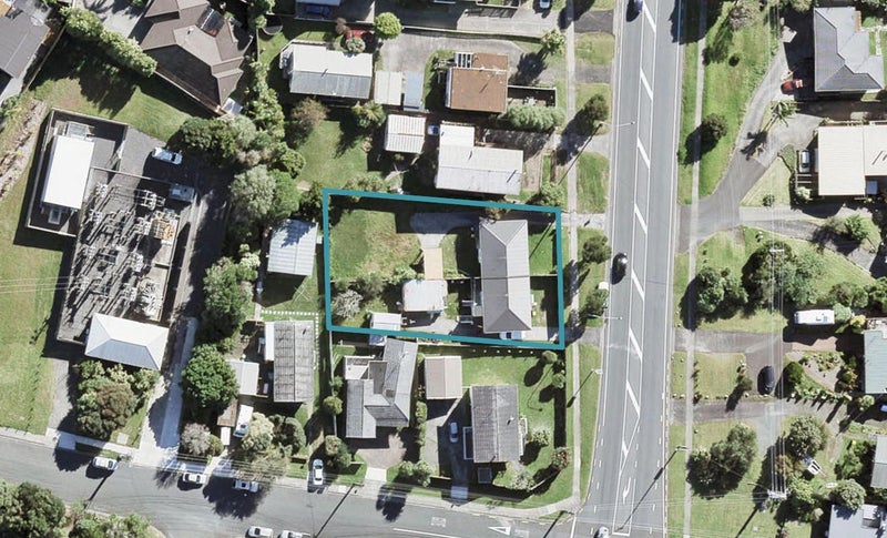1/856 East Coast Road, Northcross, Auckland - Carousel 1