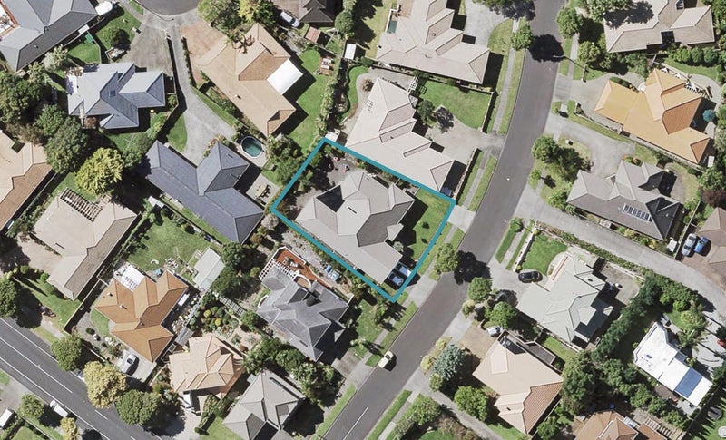 8 Matterhorn Crescent, Northpark, Auckland - Carousel 1