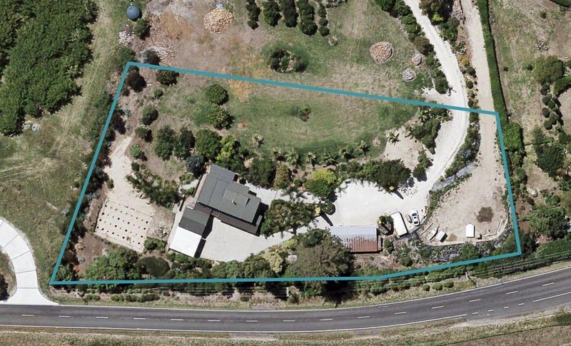 17 Poraiti Road, Poraiti, Napier - Carousel 1