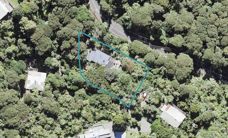 856 West Coast Road, Waiatarua, Auckland - Carousel 1