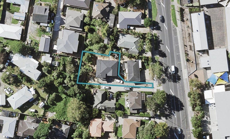9 Sandspit Road, Cockle Bay, Auckland - Carousel 1