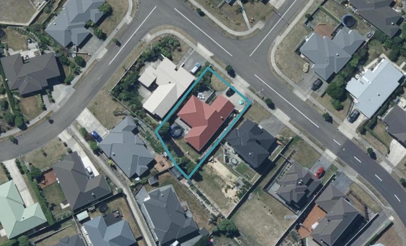 30 Te Puia Drive, Aotea, Porirua - Carousel 1
