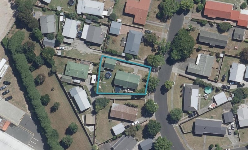93 Oakfield Crescent, Pukete, Hamilton - Carousel 1