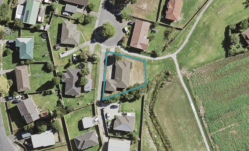 9 Igloo Place, Red Hill, Papakura - Carousel 1