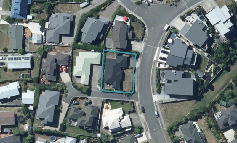 39 Saint Ives Drive, Camborne, Porirua - Carousel 1