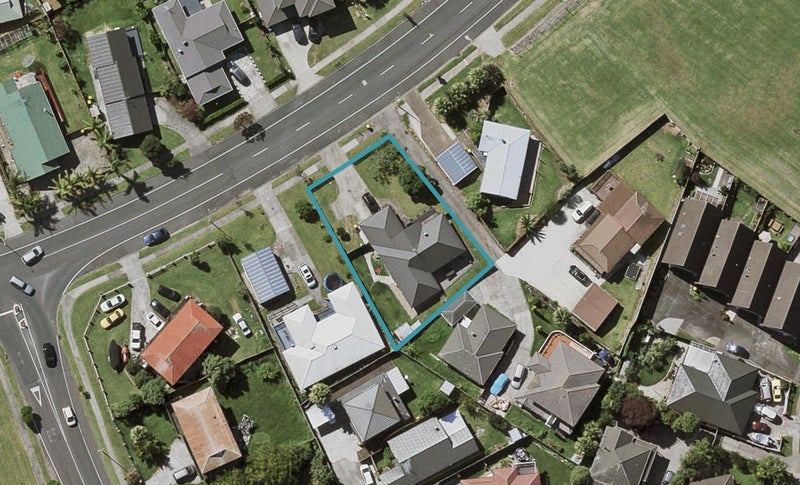 41 Aspiring Avenue, Clover Park, Auckland - Carousel 1