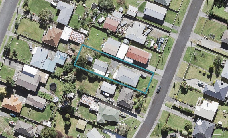 13 Laura Street, Kelston, Auckland - Carousel 1