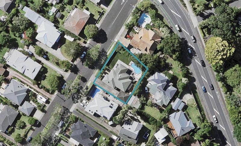 2 Northumberland Avenue, Belmont, Auckland - Carousel 1