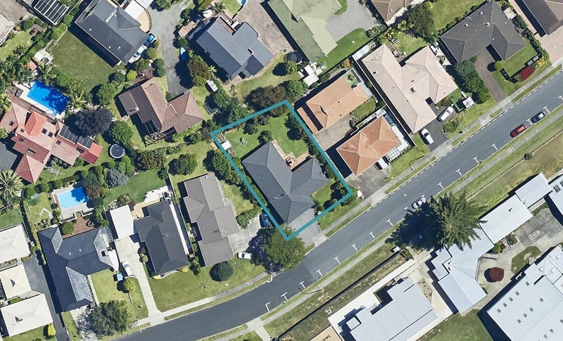 25 Clivedene Street, Matua, Tauranga - Carousel 1