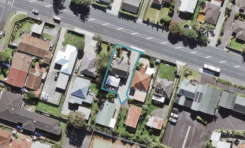 3242 Great North Road, New Lynn, Auckland - Carousel 1