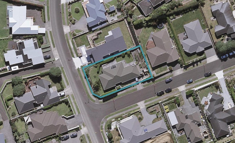 1 Manukaka Heights, Hurdon, New Plymouth - Carousel 1