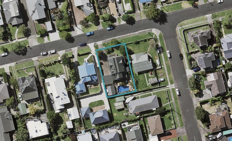 38 Beresford Street, Bayswater, Auckland - Carousel 1