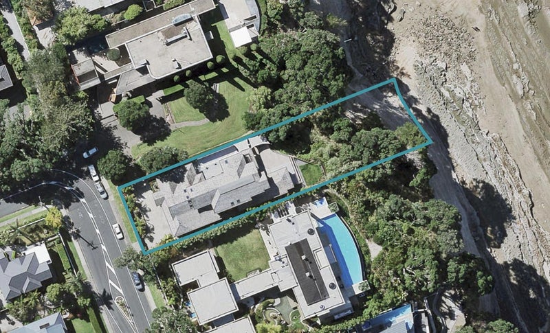 2 Seacliffe Avenue, Belmont, Auckland - Carousel 1