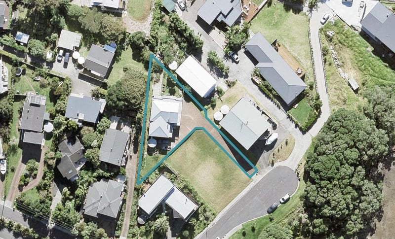 82 SHAKESPEAR RD, Army Bay, Whangaparaoa - Carousel 1