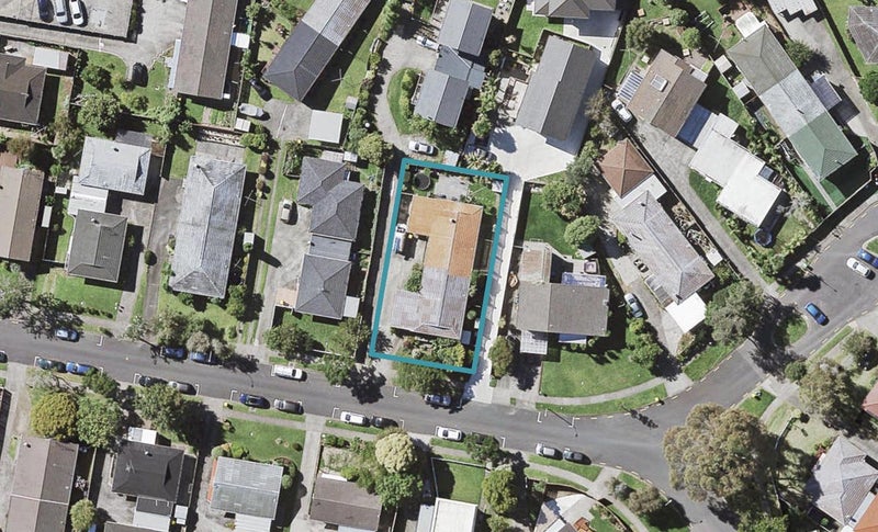 1/14 Ballater Place, Highland Park, Auckland - Carousel 1