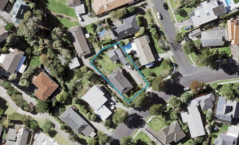 19 Wells Road, Bucklands Beach, Auckland - Carousel 1